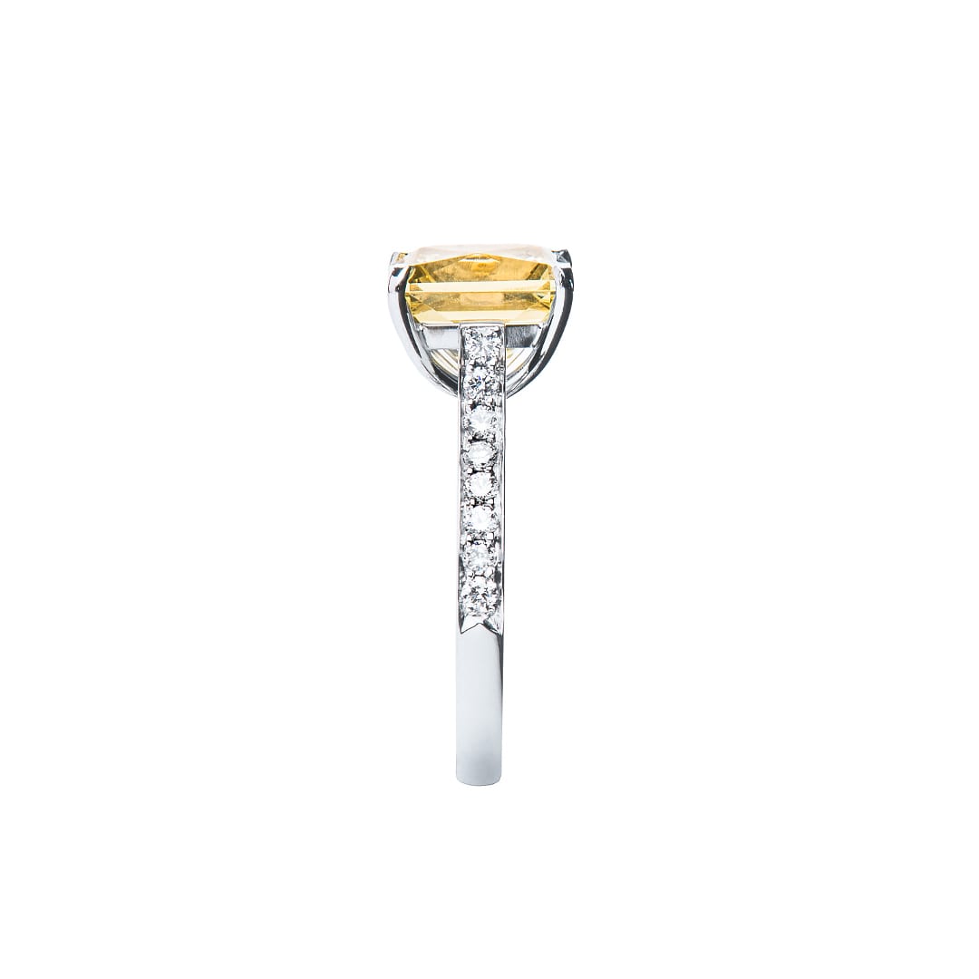 Square Radiant Yellow Beryl and Diamond Ring (top view)