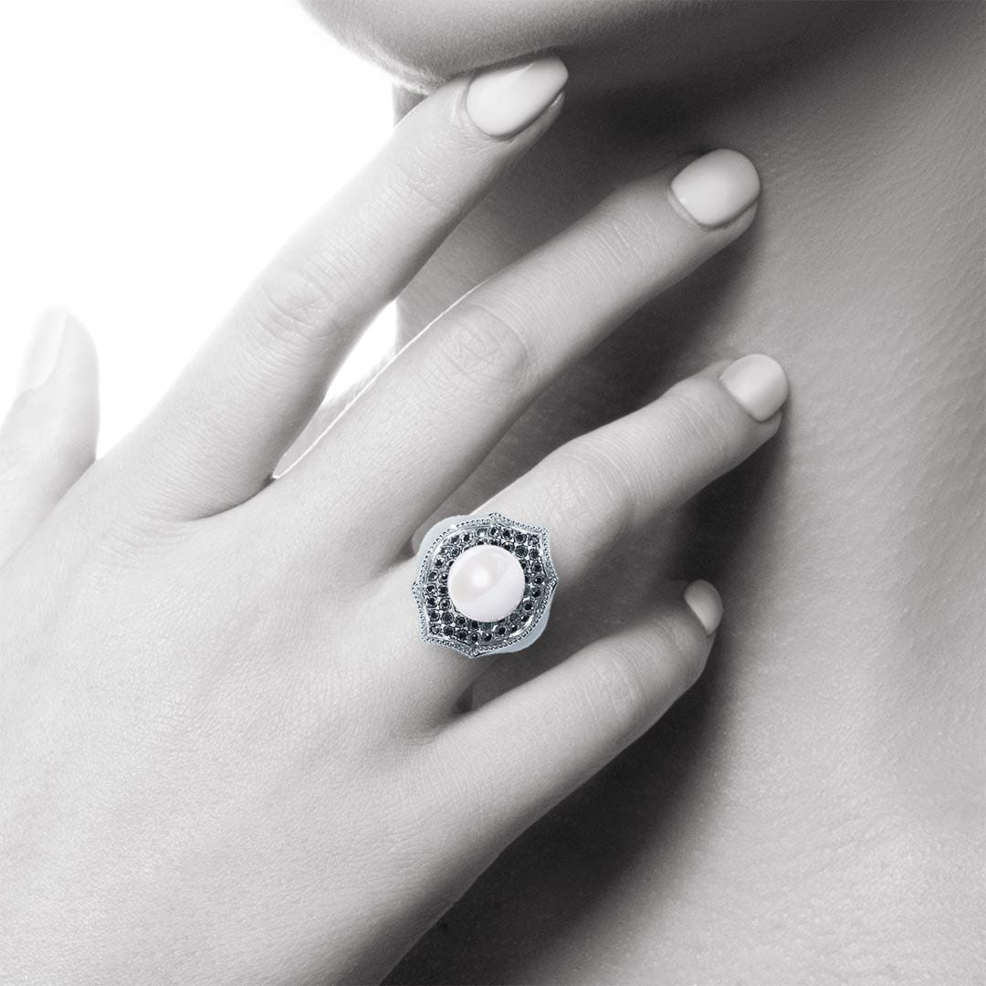 Mauresque Pearl and Black Diamond Ring in White Gold (model view)