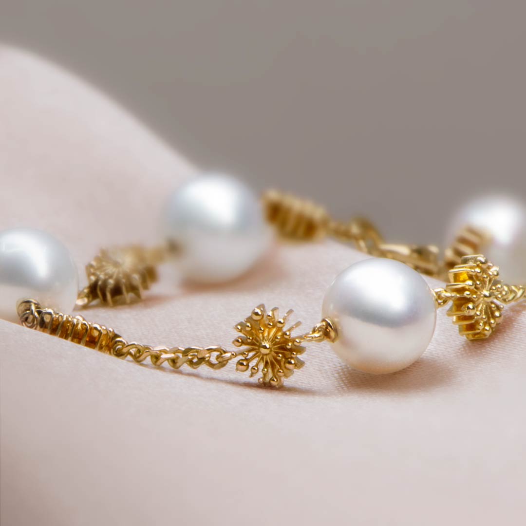 Soleil Pearl Bracelet in Yellow Gold by Natalie Barney