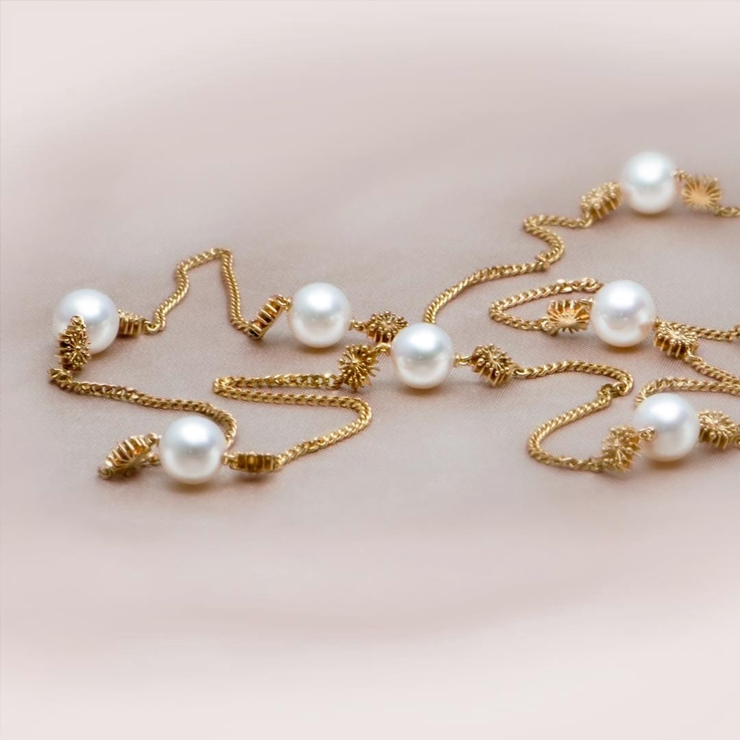 Soleil Pearl Necklace in Yellow Gold by Natalie Barney