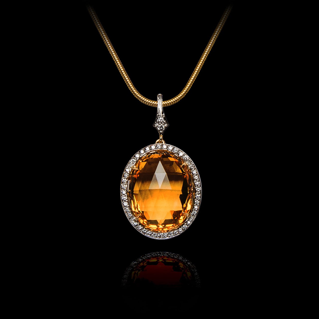 V3 Jewelry 925 Sterling Silver Oval Cut 5.25 Carat Natural Citrine Circle Pendant with 18