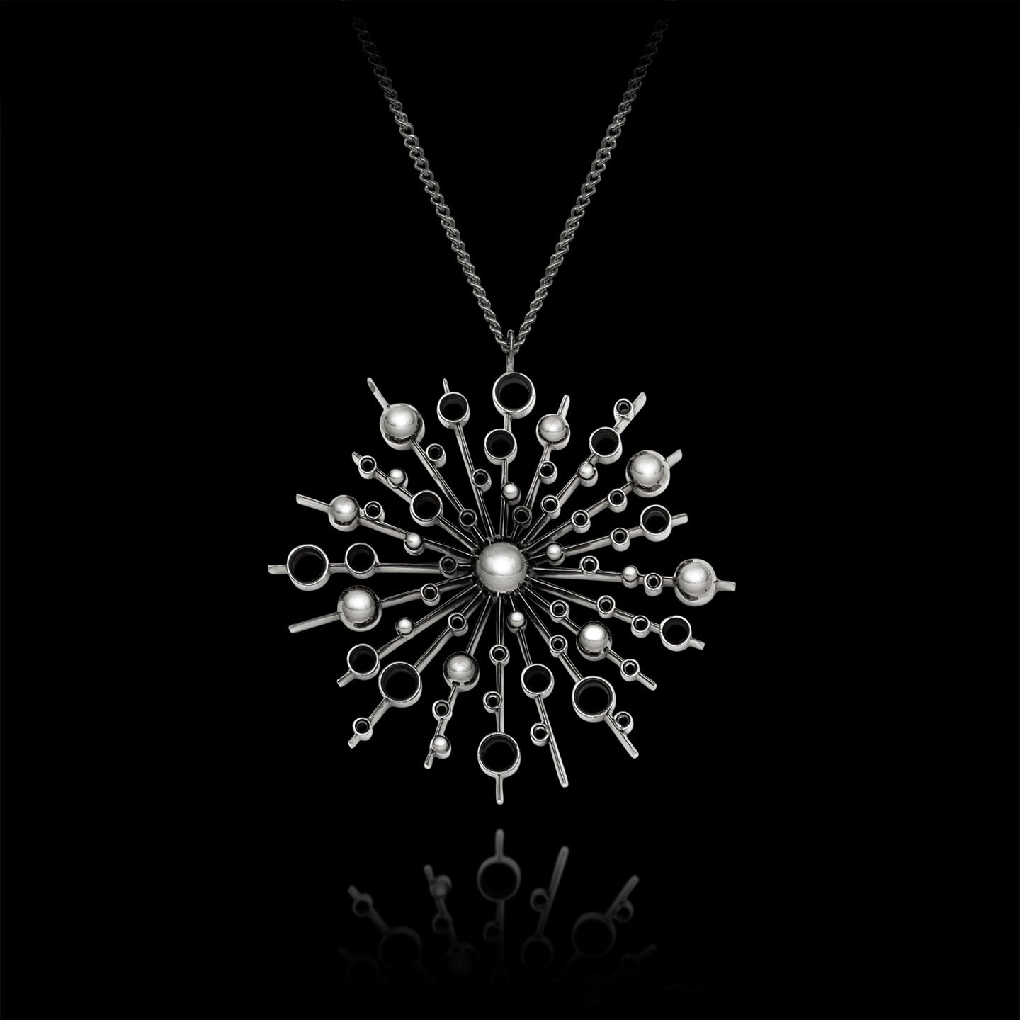 nb_brilliant_cut_rubellite_tourmaline_milgrain_diamond_cluster_ring_platinum_151123